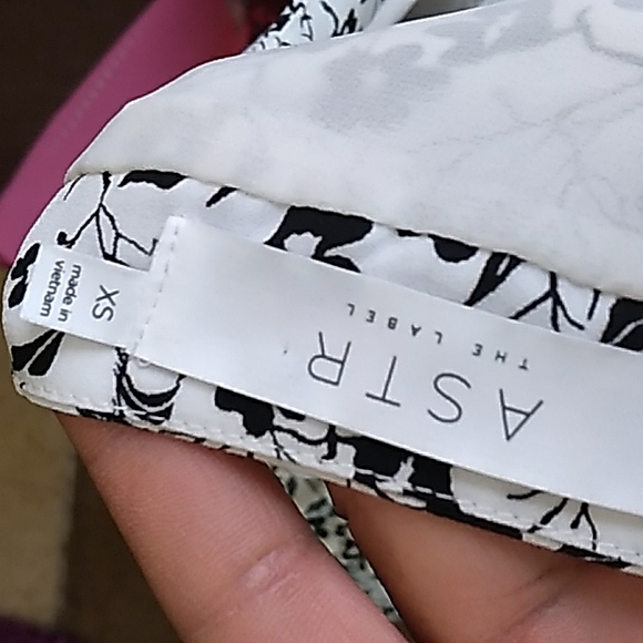 ASTR the label women top blouse size Xs used - Picture 7 of 9